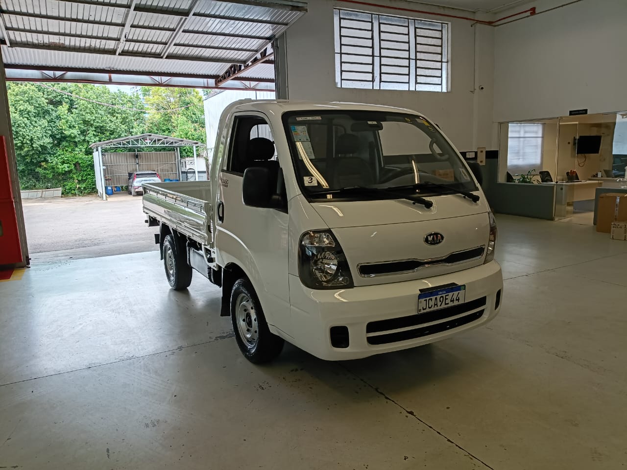 Foto Kia Bongo com Carroceria de Metal 2023
